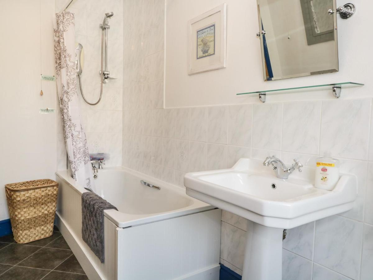 Honeysuckle Cottage, Craig Walk Bowness-on-Windermere Exteriér fotografie